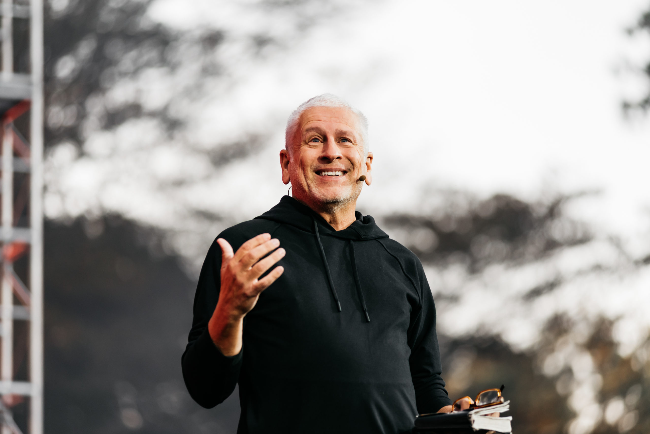 About Louie Giglio